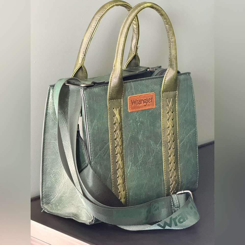 NWOT Wrangler purse GREEN